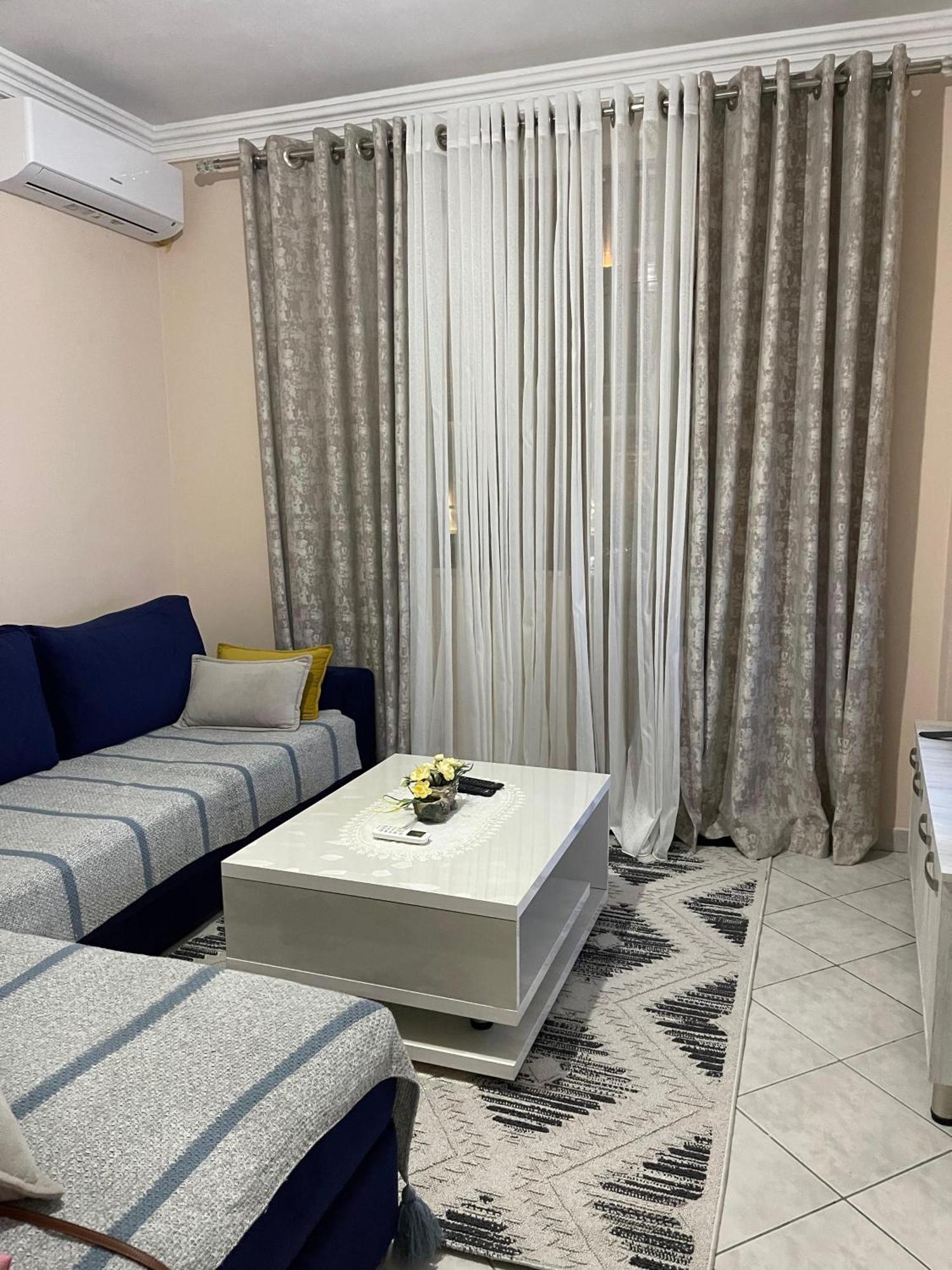 Prendi's In Apartamento Golem (Tirana)